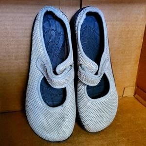 Faded Glory comfy slip on shoes